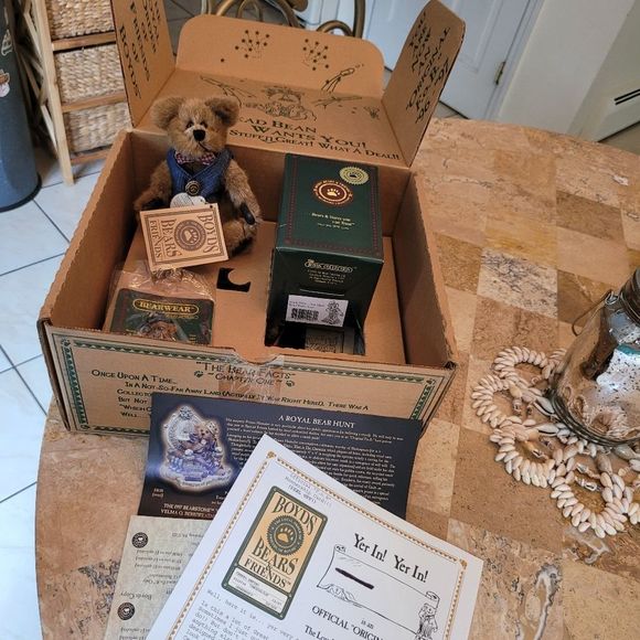 Boyd's Bears Friend of Bears 96-97 Uncle Elliot Full Set Pin & Stuffed Bear - Picture 7 of 8